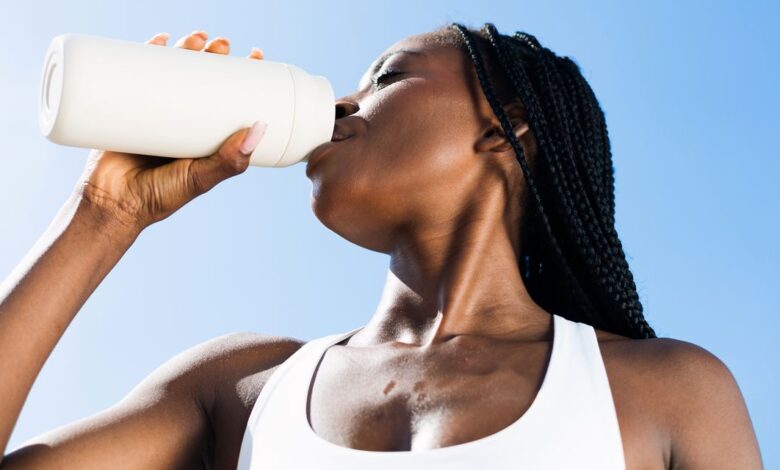 here’s-how-to-actually-hydrate-properly-during-your-hot,-sweaty-outdoor-workout